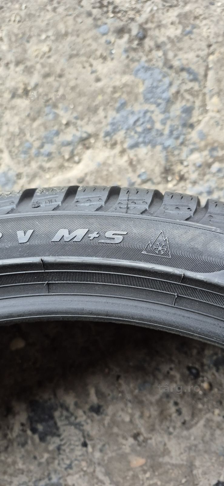 4 anvelope iarna Pirelli 225/40/19.Pretul este pe bucata. 7