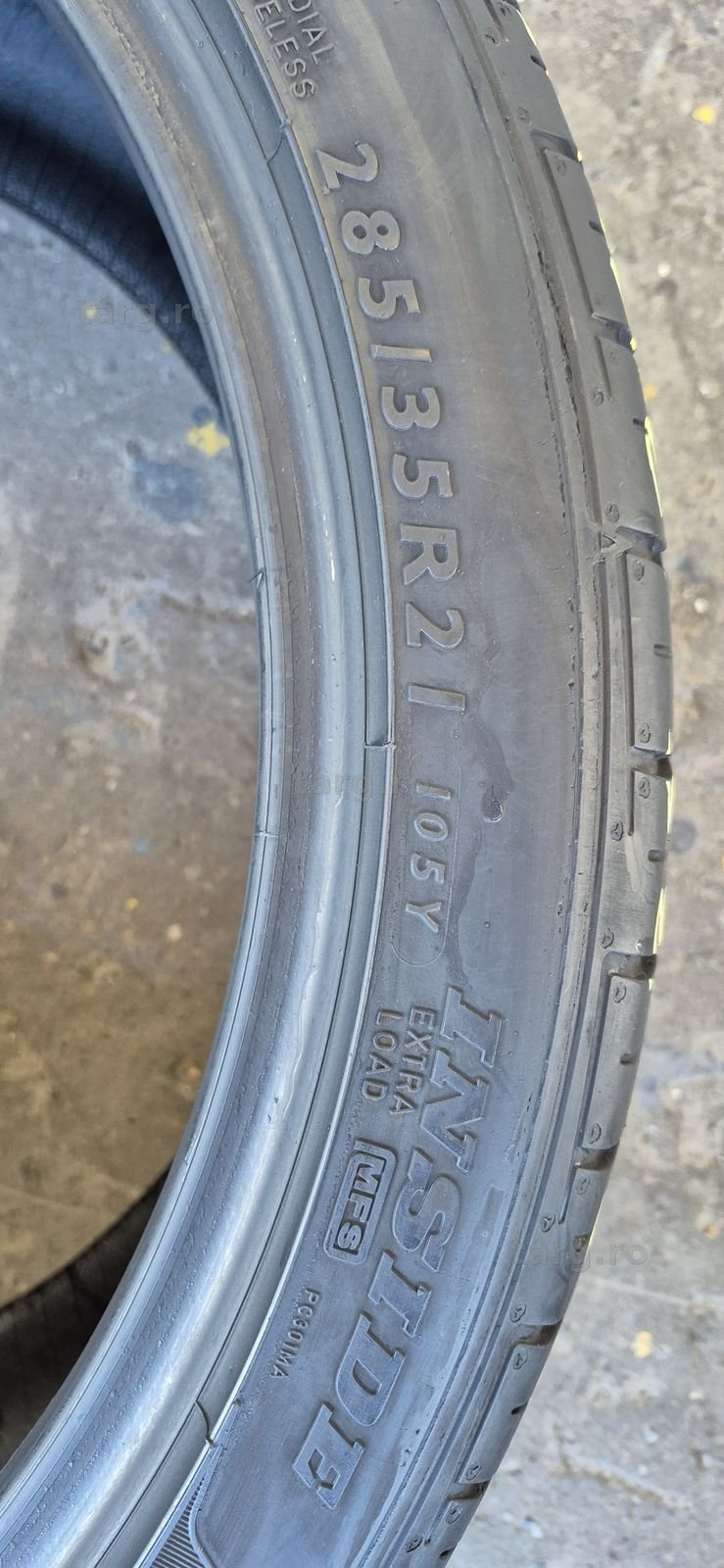 4 anvelope vara runflat Dunlop,fata 285/35/21,spate 325/30/21.Pretul este pe bucata. 5