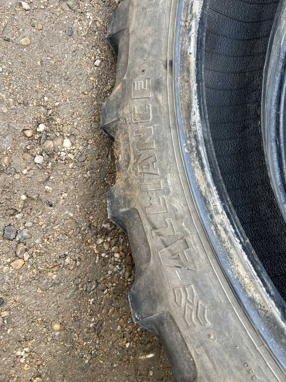 cauciucuri sh 11.2 r42  Alliance 3