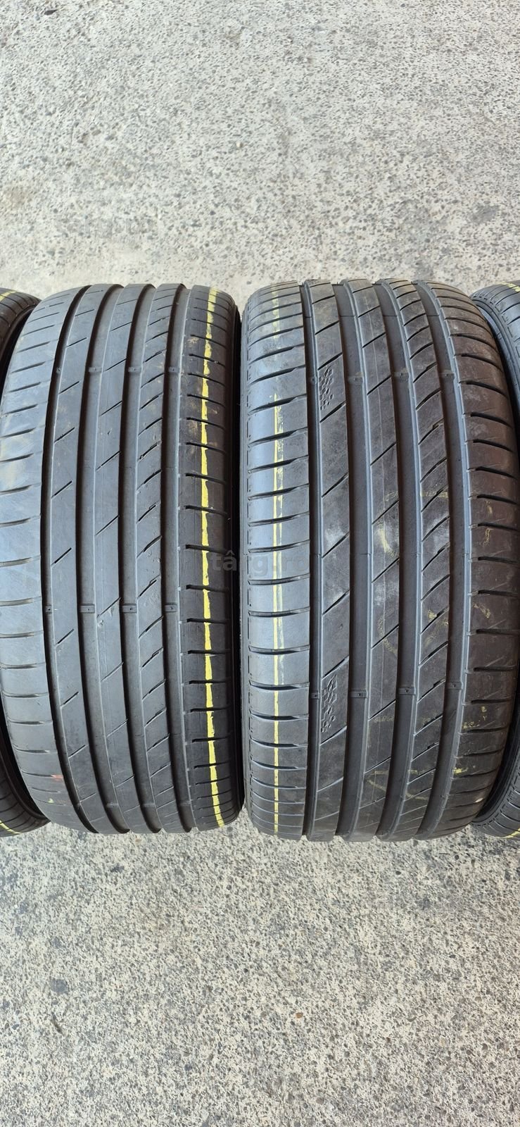 4 anvelope vara Kumho,fata 225/45/18,spate 255/40/18.Pretul este pe bucata. 2