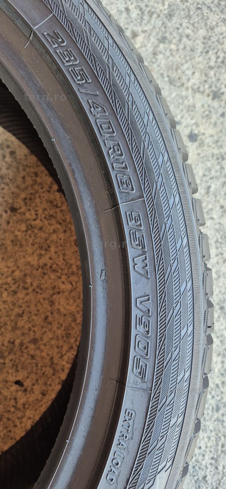 4 anvelope iarna noi Yokohama,fata 235/40/18,spate 265/35/18. 5