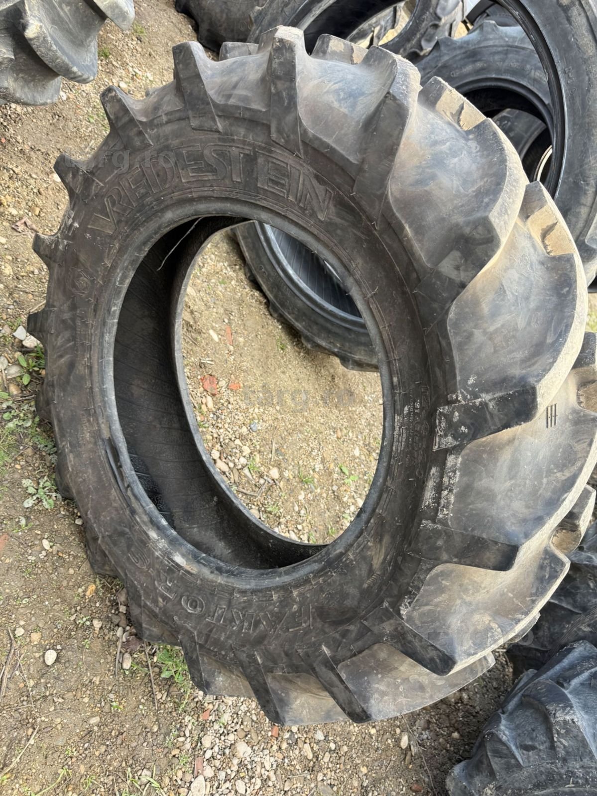 12,4r24 tractor vredestein 2