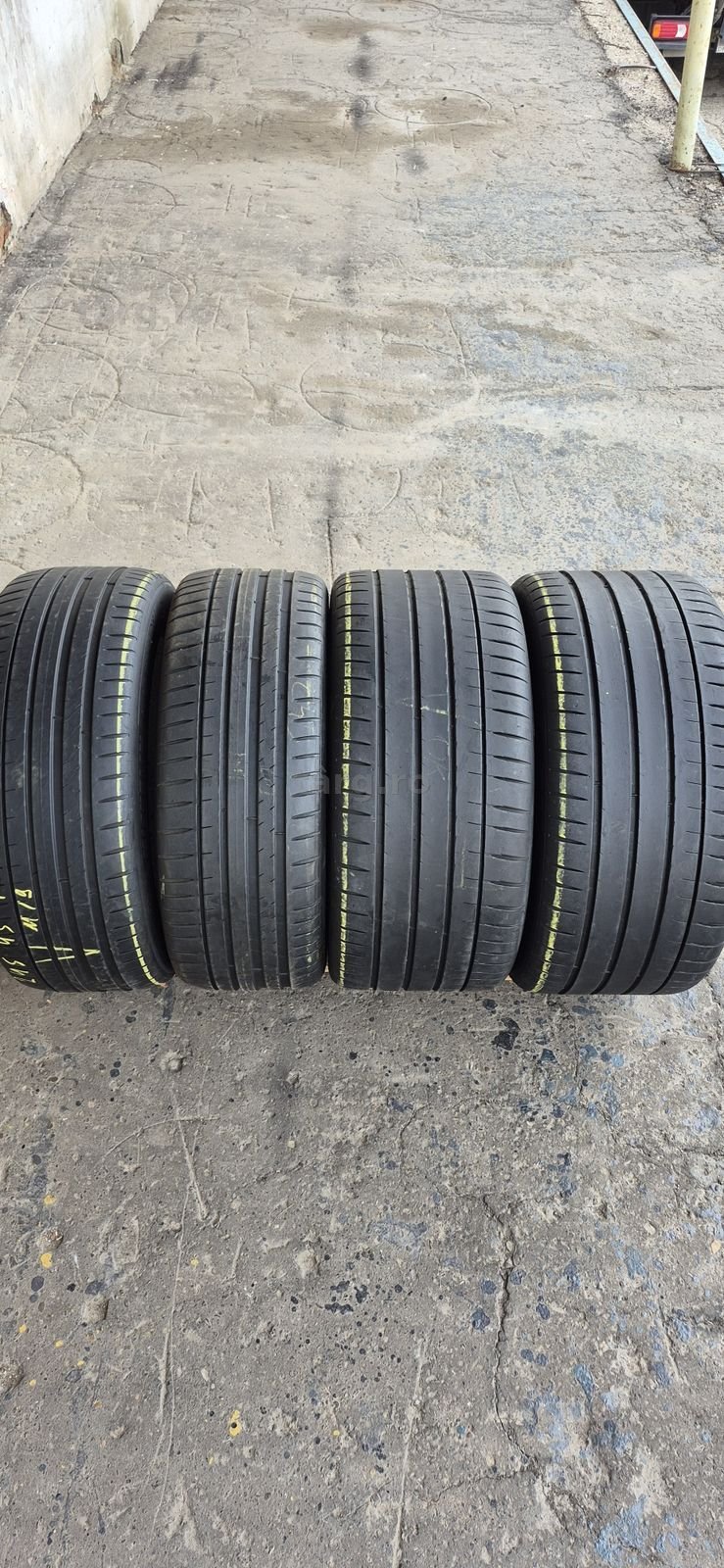 4 anvelope vara Michelin,fata 245/45/19,spate 275/40/19.Pretul este pe bucata.