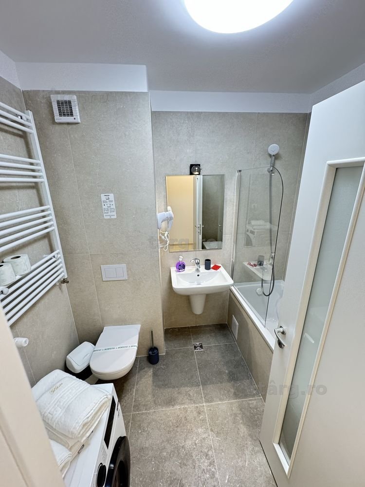 BV Luxury Cazare Apartamente 1-2-3 C Regim Hotelier - Coresi Mall 4