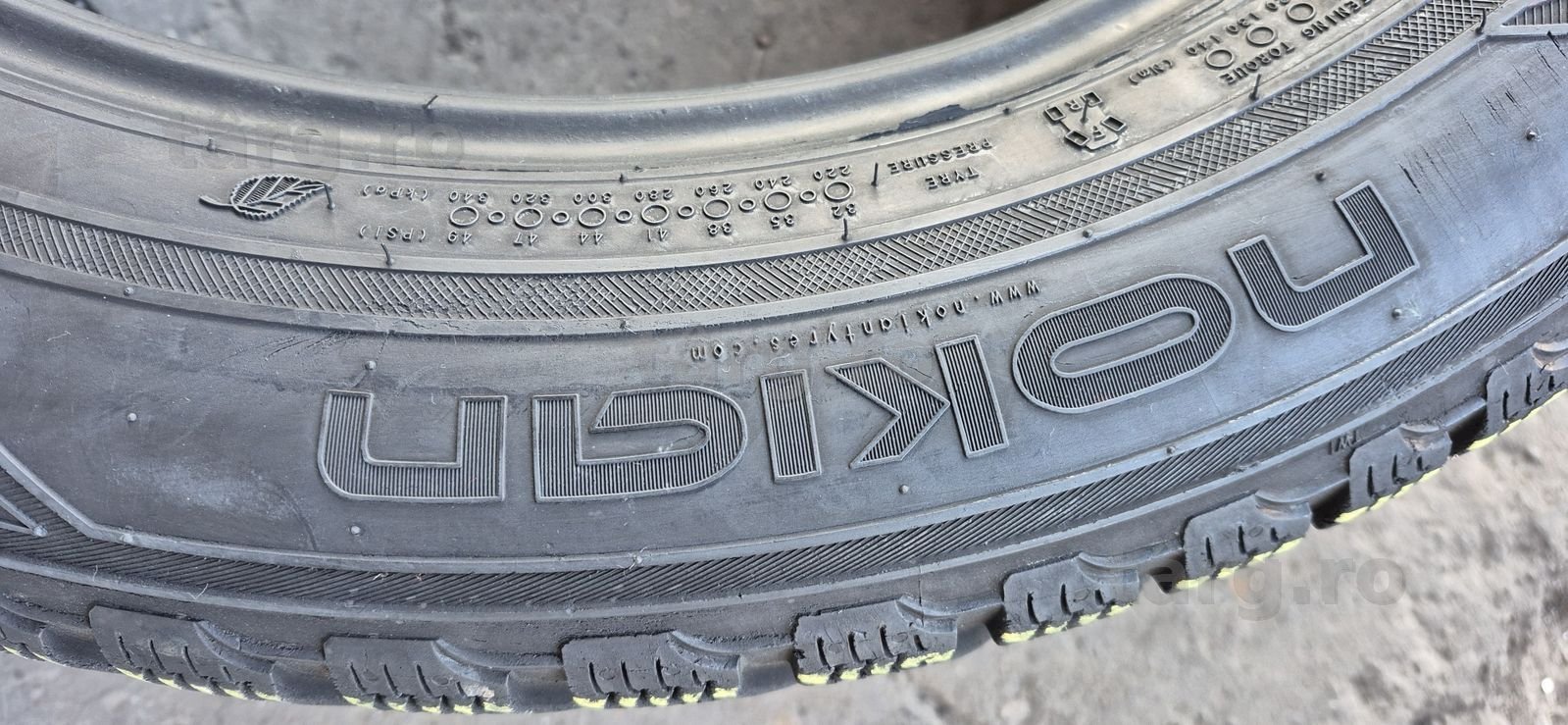 2 anvelope iarna Nokian 265/50/20.Pretul este pe bucata. 3