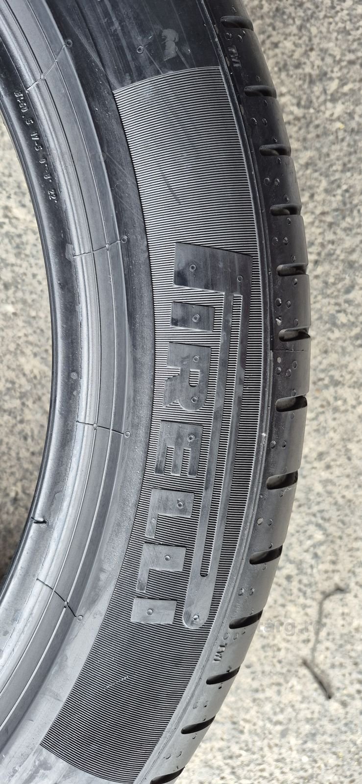 4 anvelope vara Pirelli 225/50/18.Pretul este pe bucata. 4