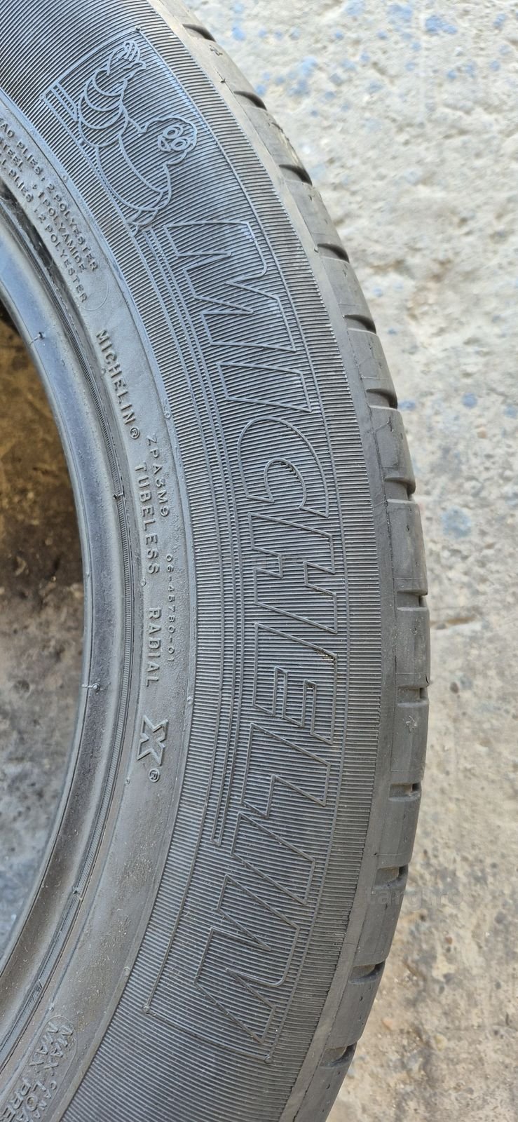 2 anvelope vara Michelin 275/50/19.Pretul este pe bucata 4
