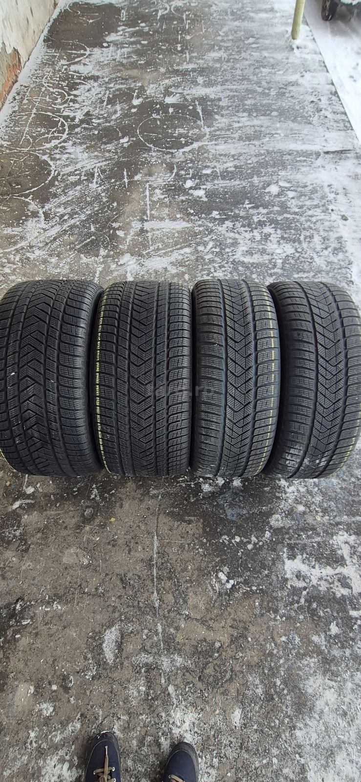 4 anvelope iarna RFT Pirelli,fata 275/45/20,spate 305/40/20.Pret/buc.