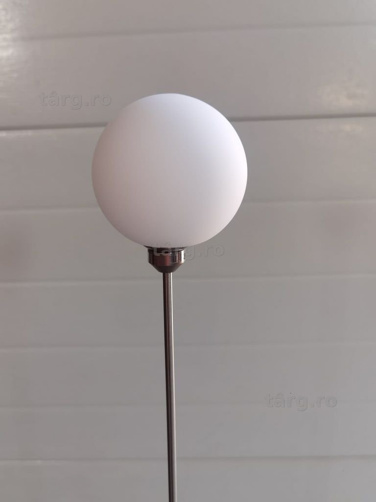Lampă de podea LED