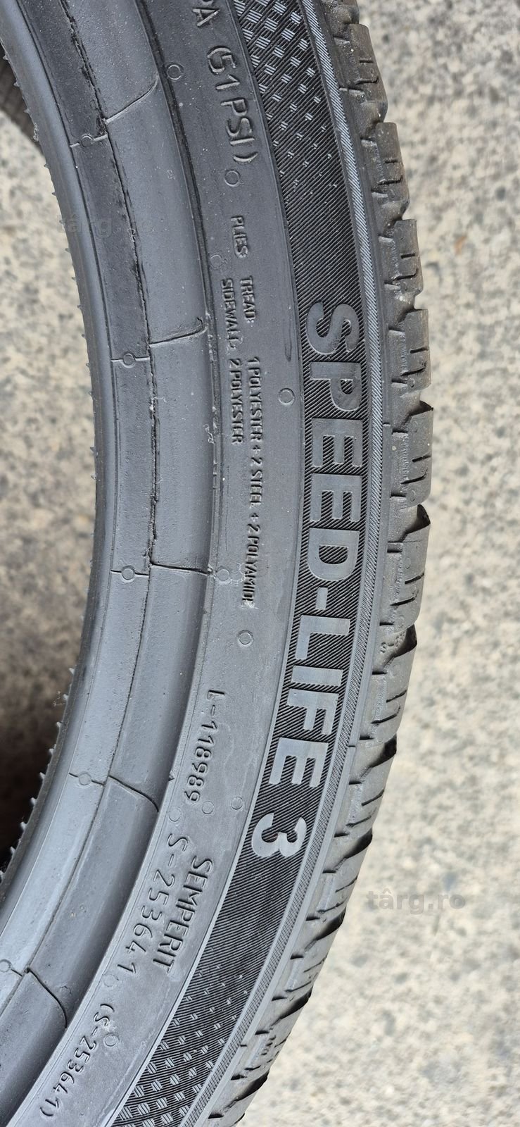 4 anvelope vara,fata Semperit 225/40/18,spate Barum 245/35/18.Pretul este pe bucata. 4