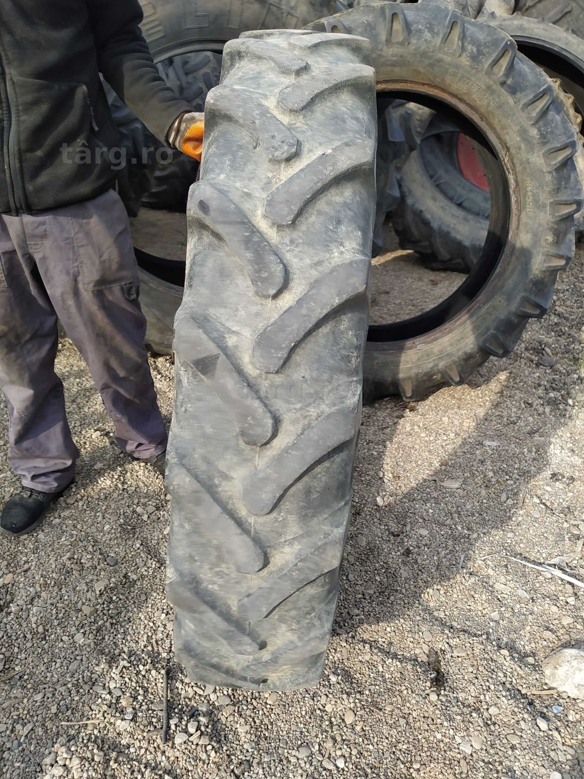 Anvelopa 9.5 R32 Alliance