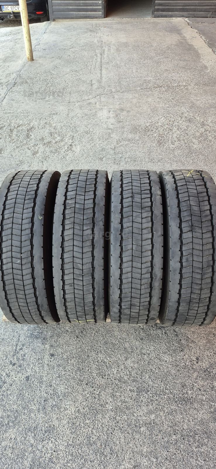 4 anvelope camion M+S Semperit 265/70/19,5.Dot 2022.Pretul este pe bucata.