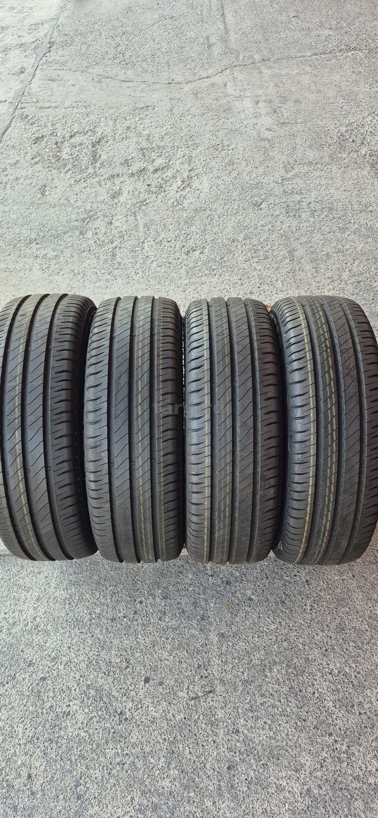 4 anvelope vara noi Michelin 215/65/16C,dot 2021.Pretul este pe bucata.