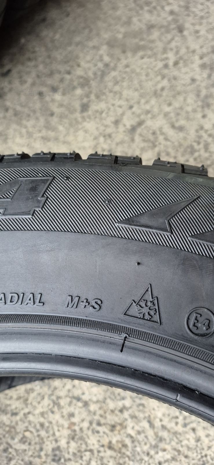 4 anvelope iarna Bridgestone 255/55/17.Pretul este pe bucata 7