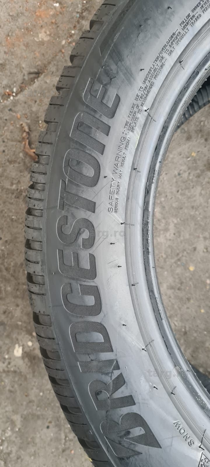 4 anvelope iarna Bridgestone 255/50/19.Pretul este pe bucata. 4