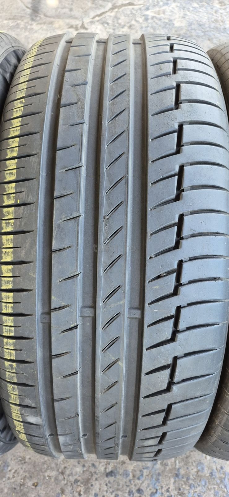 4 anvelope vara Continental,fata 235/50/18,spate 255/45/18.Pretul este pe bucata. 3