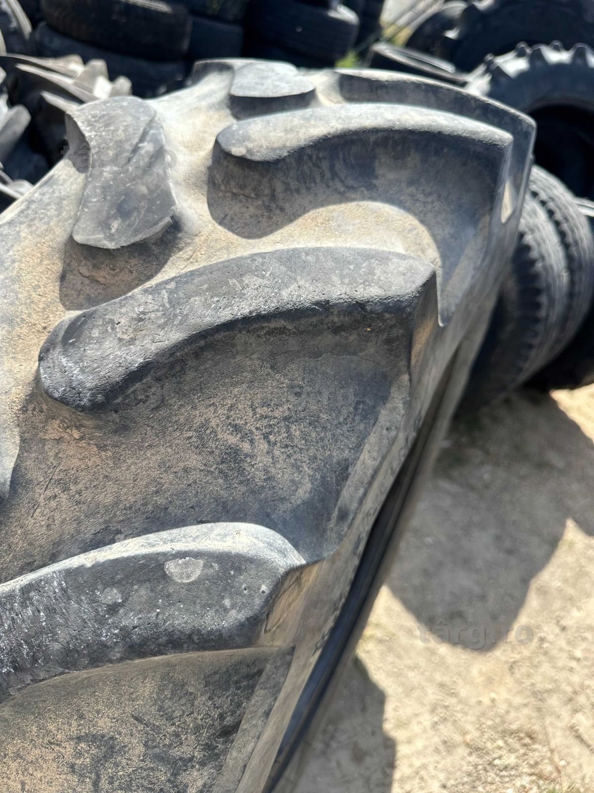 Cauciuc 13.6 R24 Firestone 4