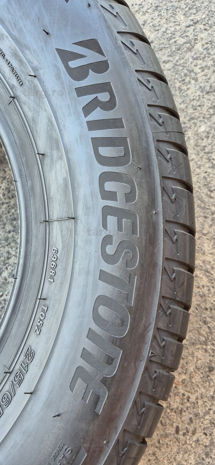 2 anvelope vara noi Bridgestone 215/65/15.Pretul este pe bucata. 3