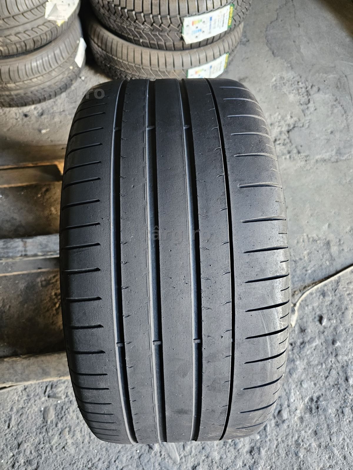 1 anvelopa vara 285 40 19 Pirelli Pzero