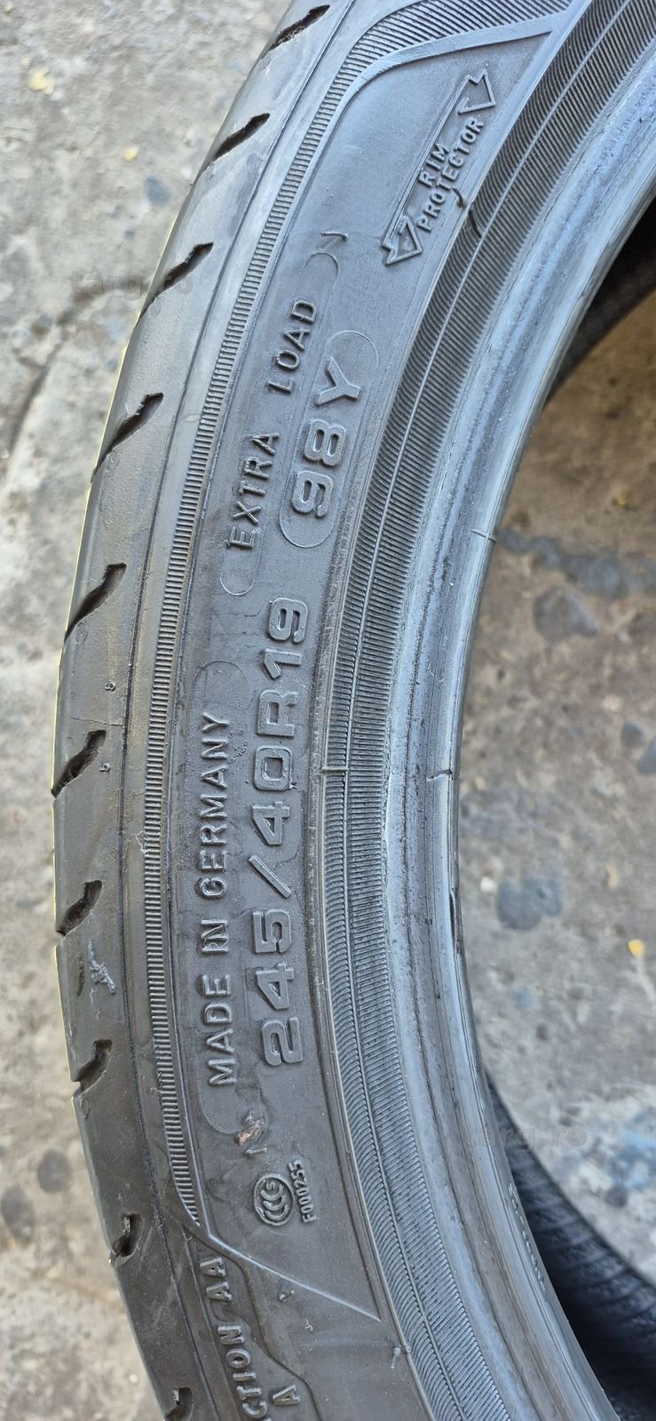 4 anvelope vara runflat Goodyear,fata 245/40/19,spate 275/35/19.Pretul este pe bucata. 6
