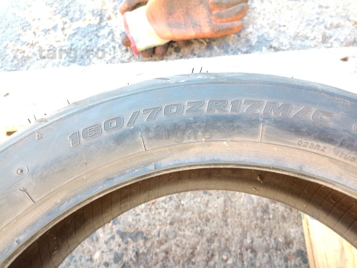 O anvelopa  Bridgestone 160/70 R17. 2