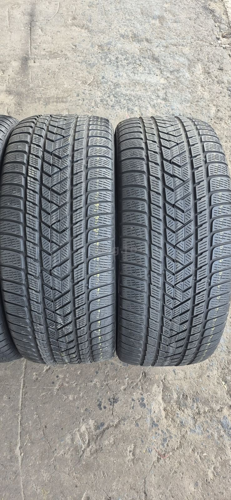 4 anvelope iarna runflat Pirelli 285/45/21.Pretul este pe bucata. 2
