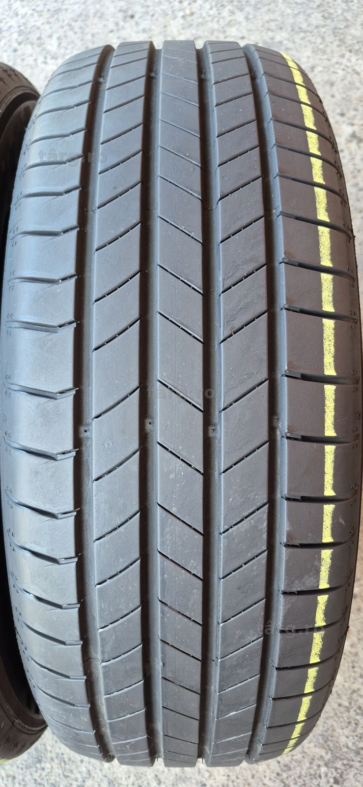 4 anvelope vara  noi Kumho 215/60/17,dot 2025.Pretul este pe bucata. 3