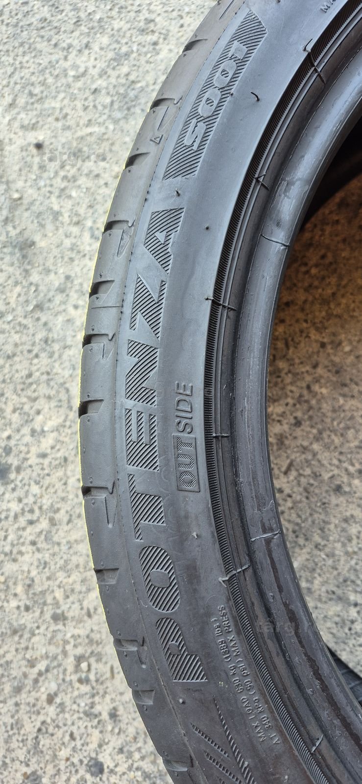4 anvelope vara Bridgestone,fata 225/40/18,spate 255/35/18.Pretul este pe bucata. 4