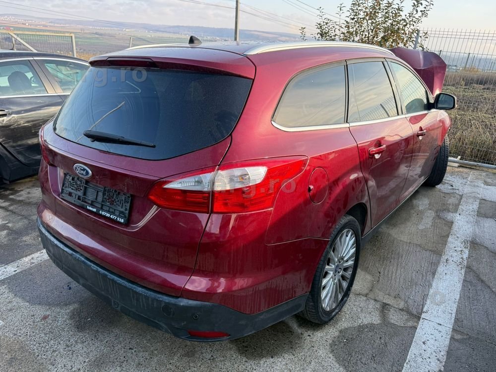 Dezmembrez / Dezmembrari / Piese / Accesorii Ford Focus 3 break rosu 1.6 115 cp T1DB stanga