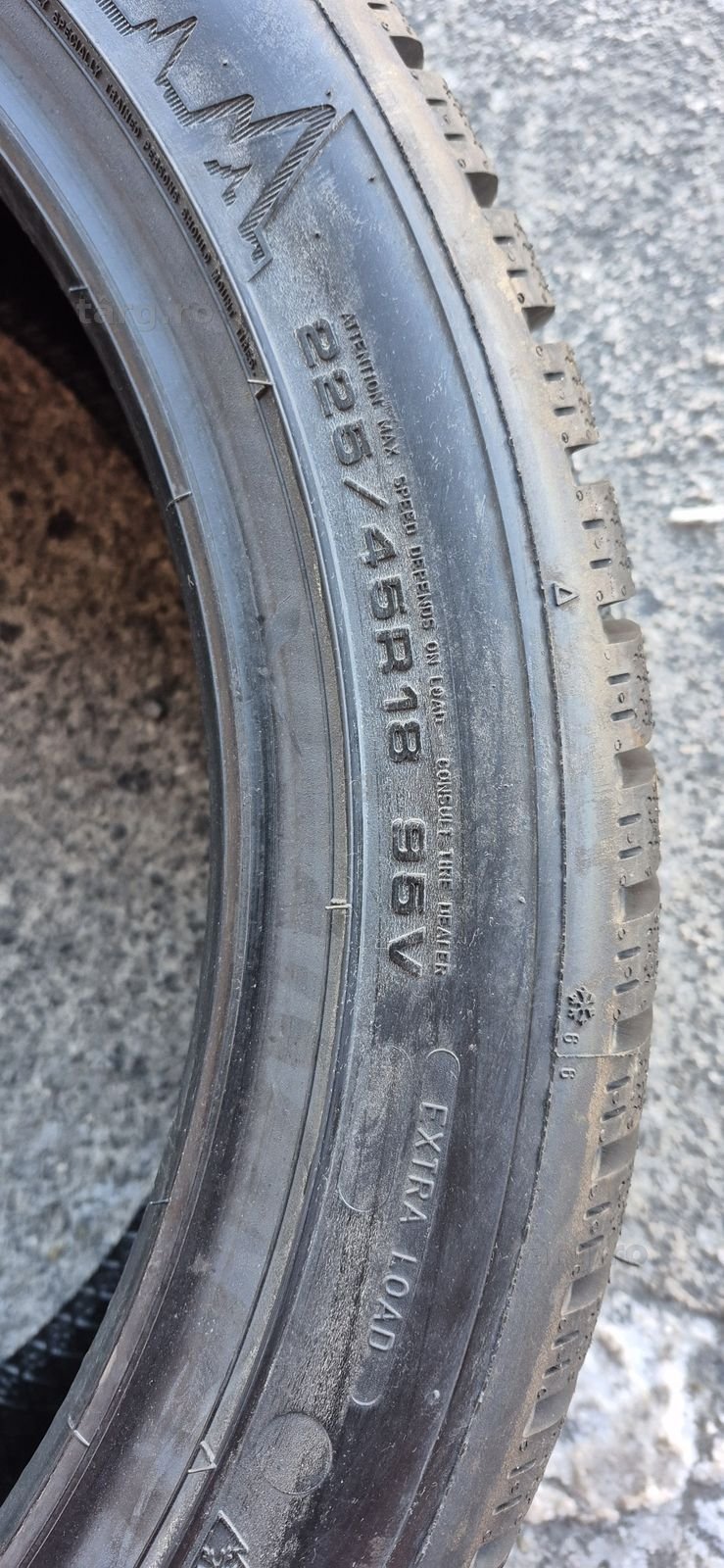 4 anvelope iarna noi Dunlop 225/45/18.Pretul este pe bucata. 6