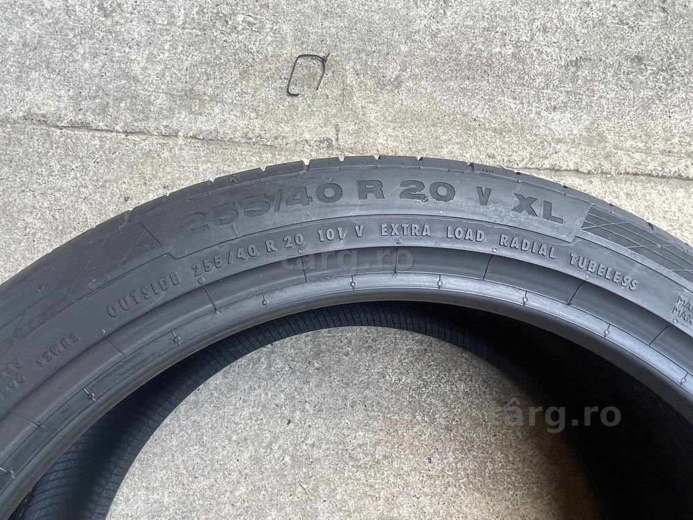 4 anvelooe 255/40/20Continental 5