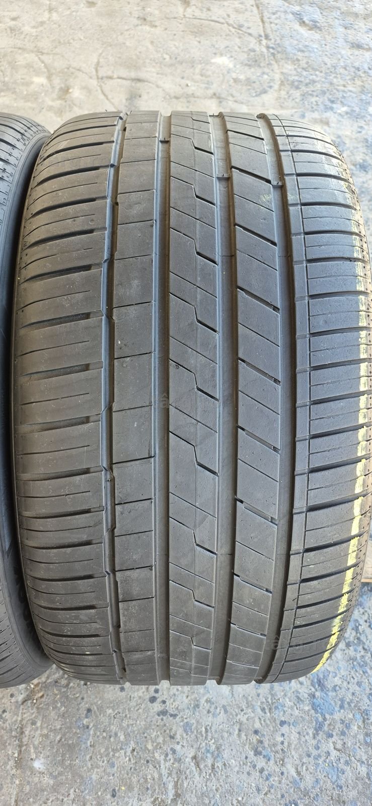 2 anvelope vara Hankook 315/35/21,dot 2020.Pretul este pe bucata. 2