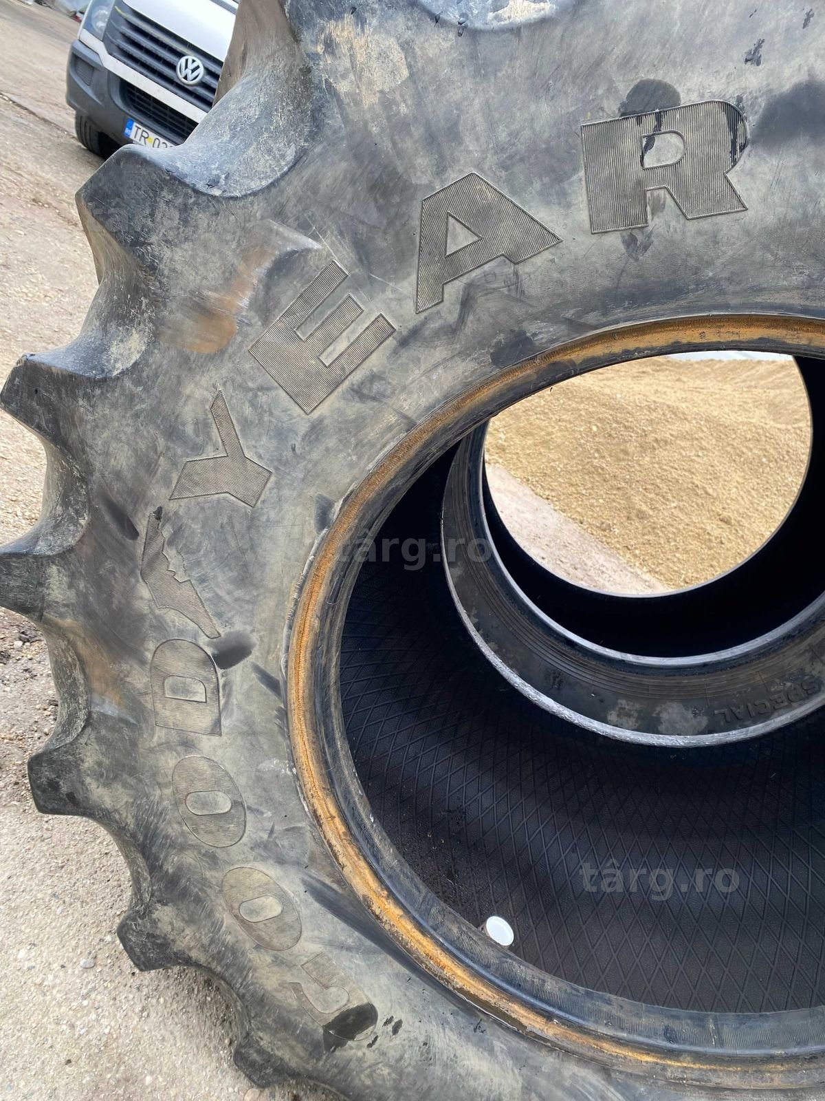 cauciuc Goodyear 800.65 R32 3