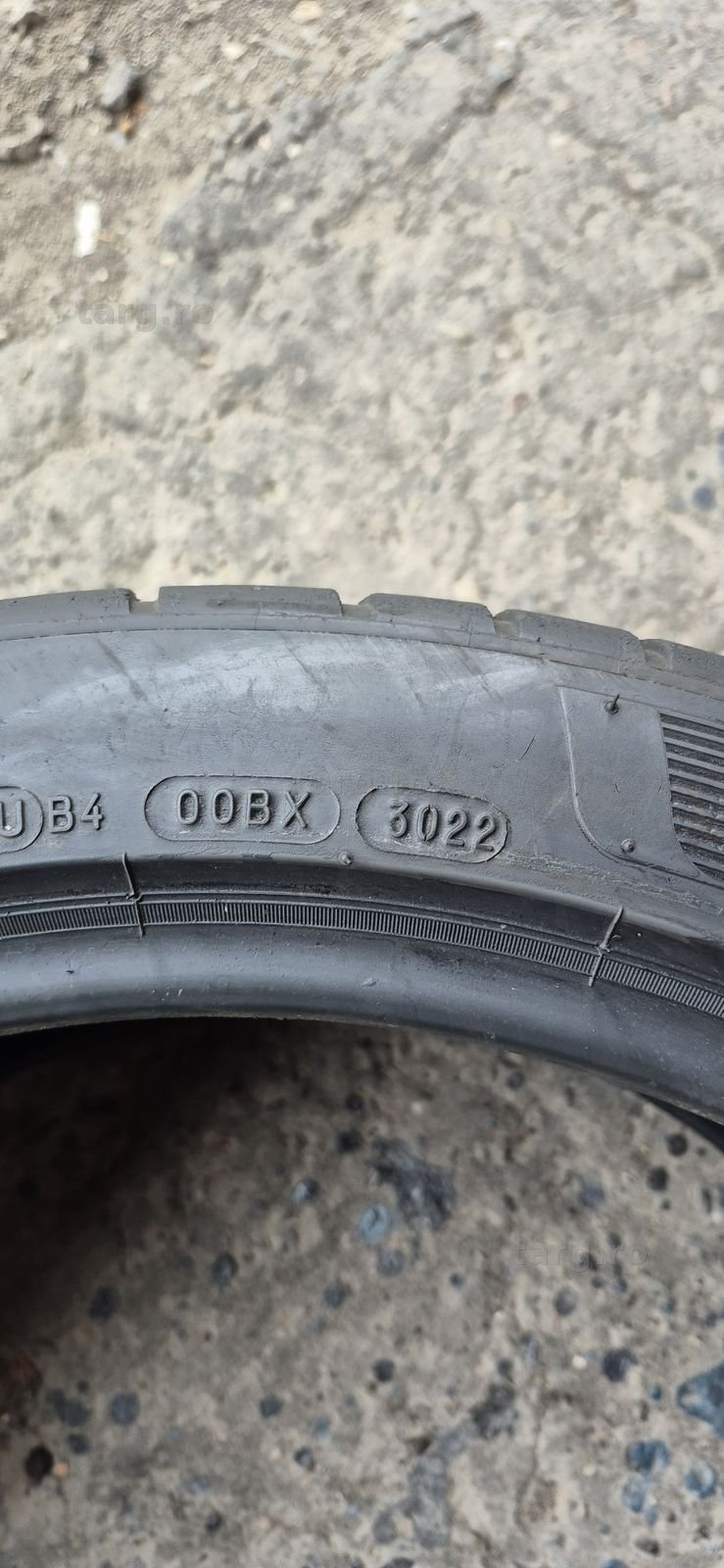 4 anvelope vara,fata Continental 245/40/20,spate Michelin 275/35/20.Pretul este pe bucata. 8