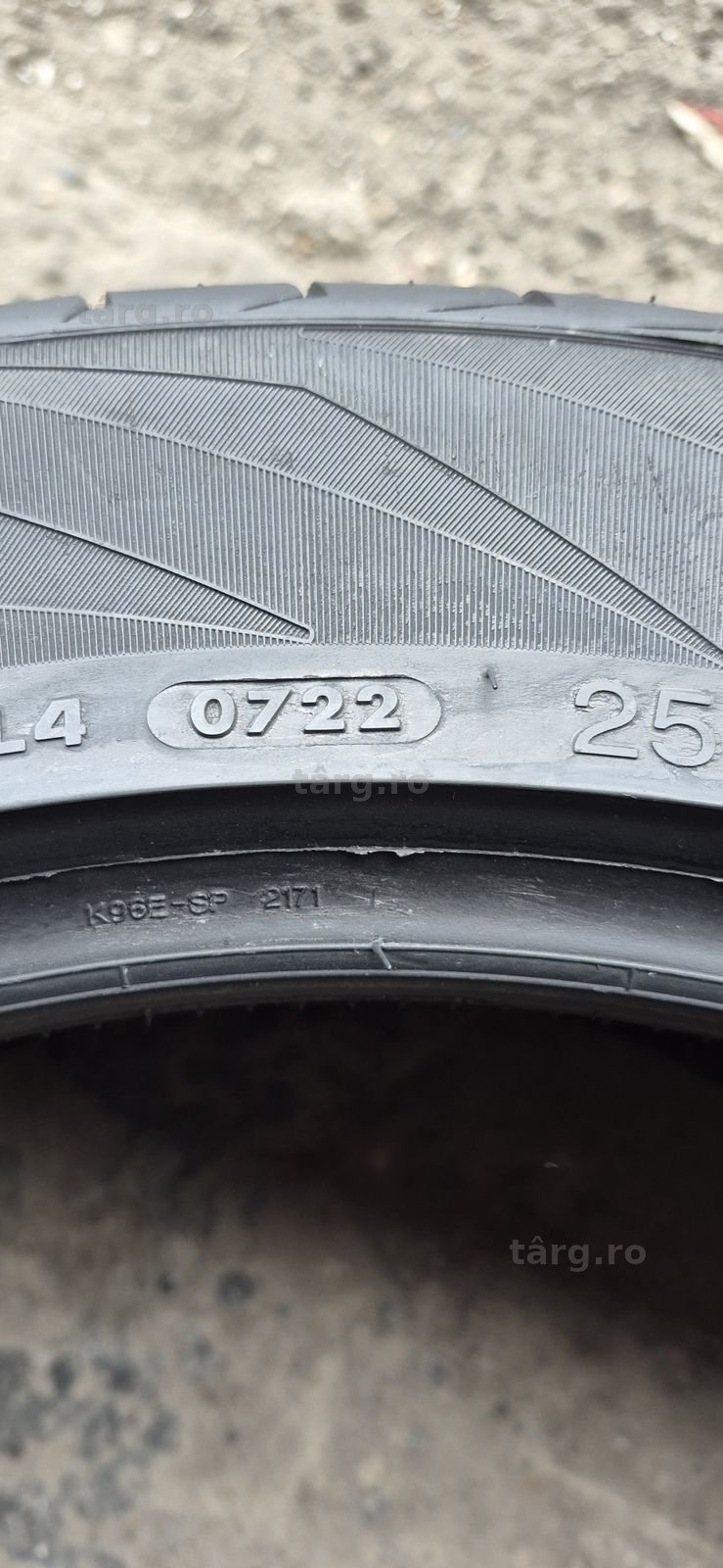 4 anvelope vara ca noi Vredestein 255/45/19.Pretul este pe bucata. 8