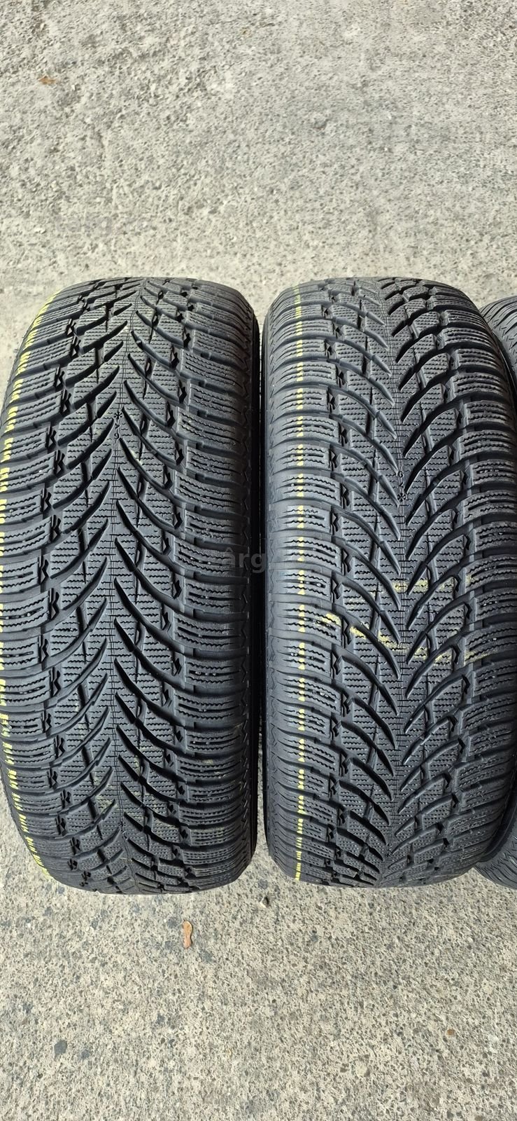 4 anvelope iarna ca noi Nokian,fata 235/55/19,spate 255/50/19.Pret/buc 2
