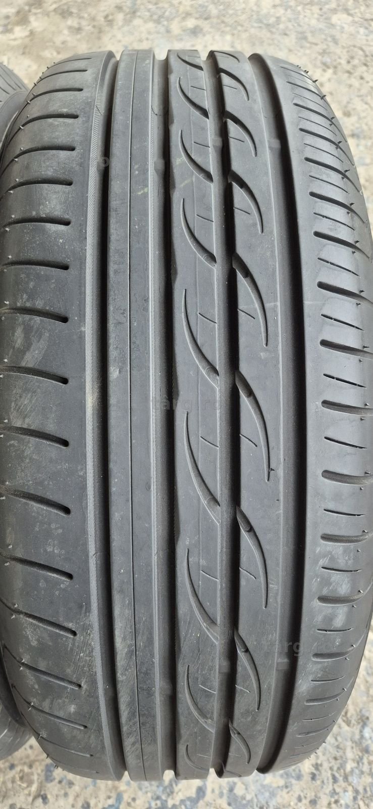 4 anvelope vara runflat ca noi Yokohama 235/50/18.Pretul este pe bucata. 3