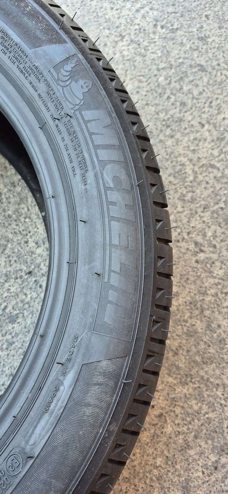 4 anvelope vara noi Michelin 195/55/16,dot 2022.Pretul este pe bucata. 4