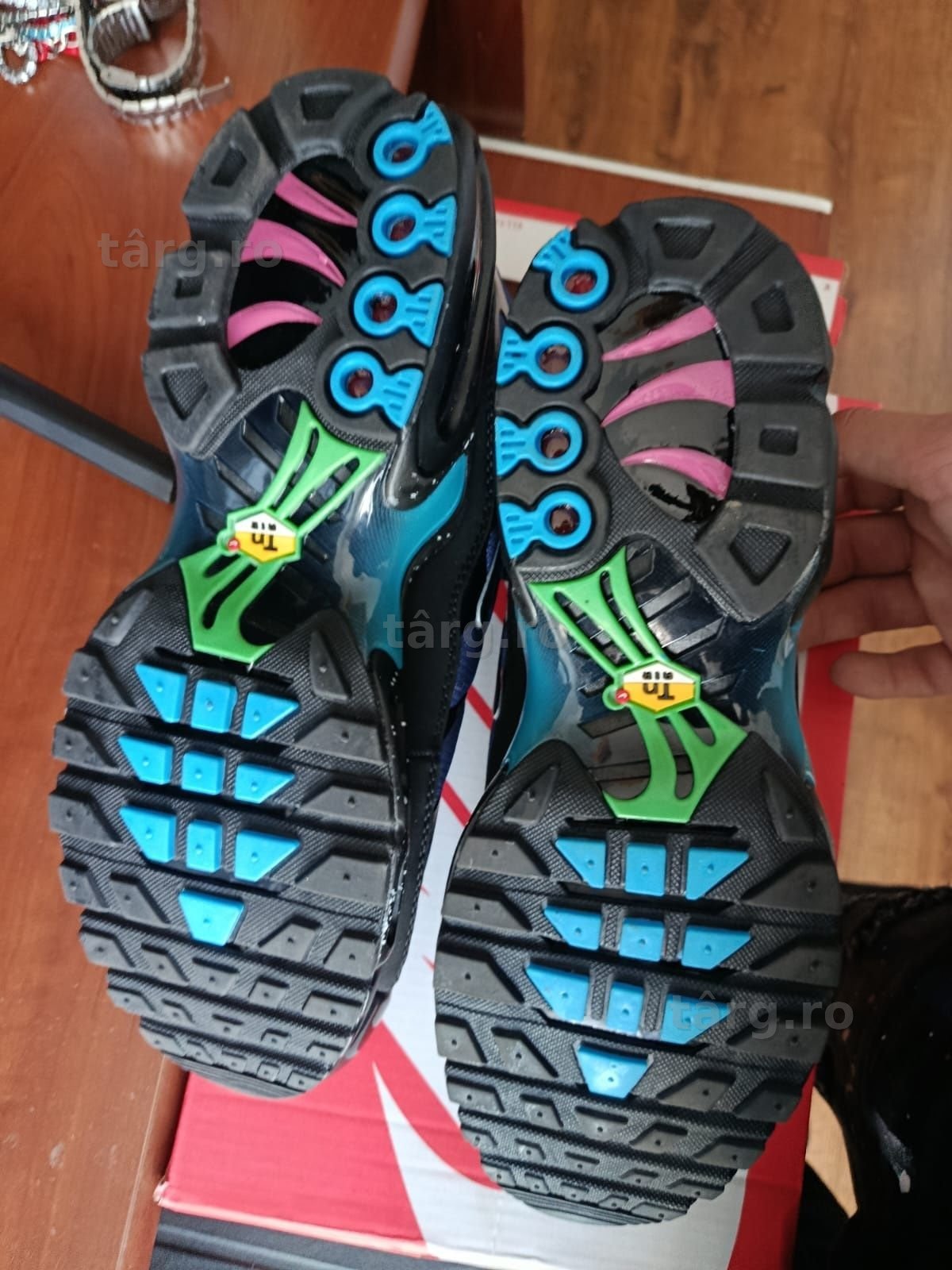 Nike air max plus (gs) 4