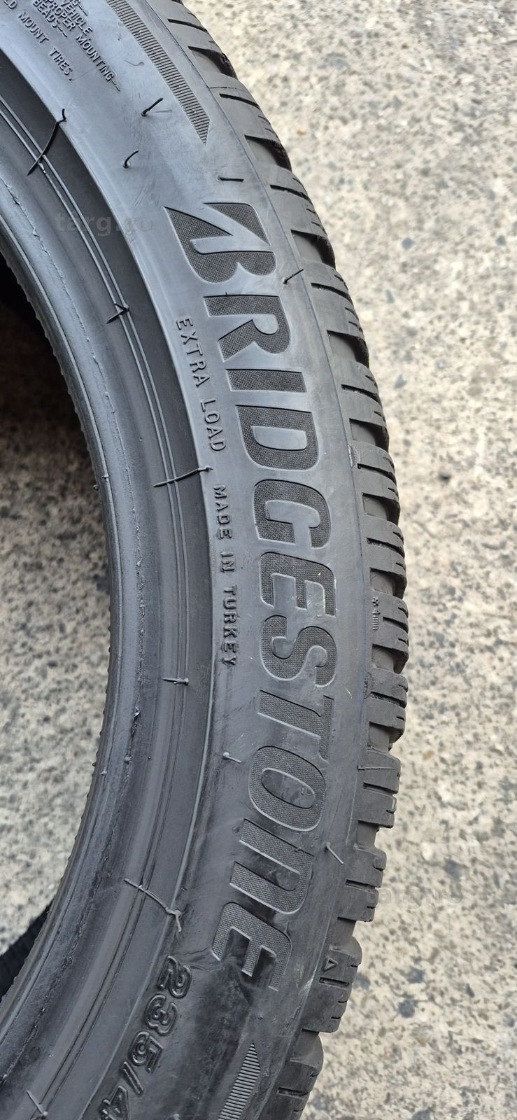 4 anvelope iarna Bridgestone 235/45/18.Pretul este pe bucata 4