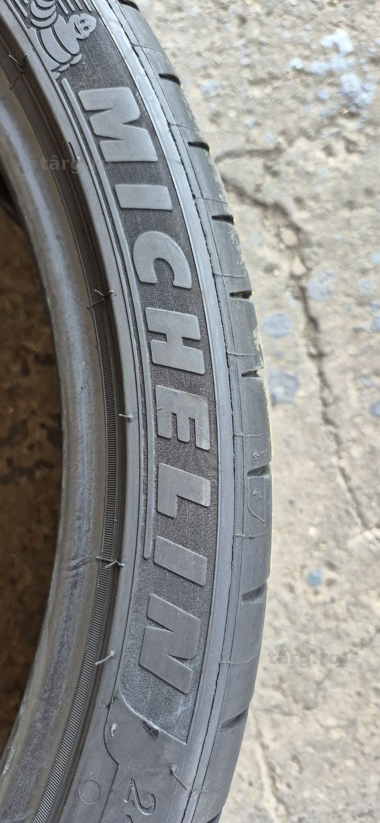 2 anvelope vara 15% uzura Michelin 245/35/21,dot 2023.Pretul este pe bucata. 3