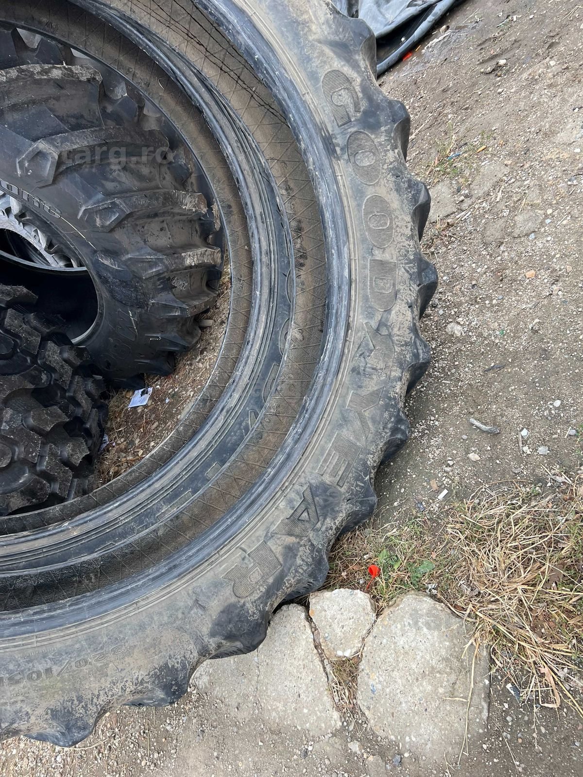 Cauciucuri 320/105 r54 Goodyear 3