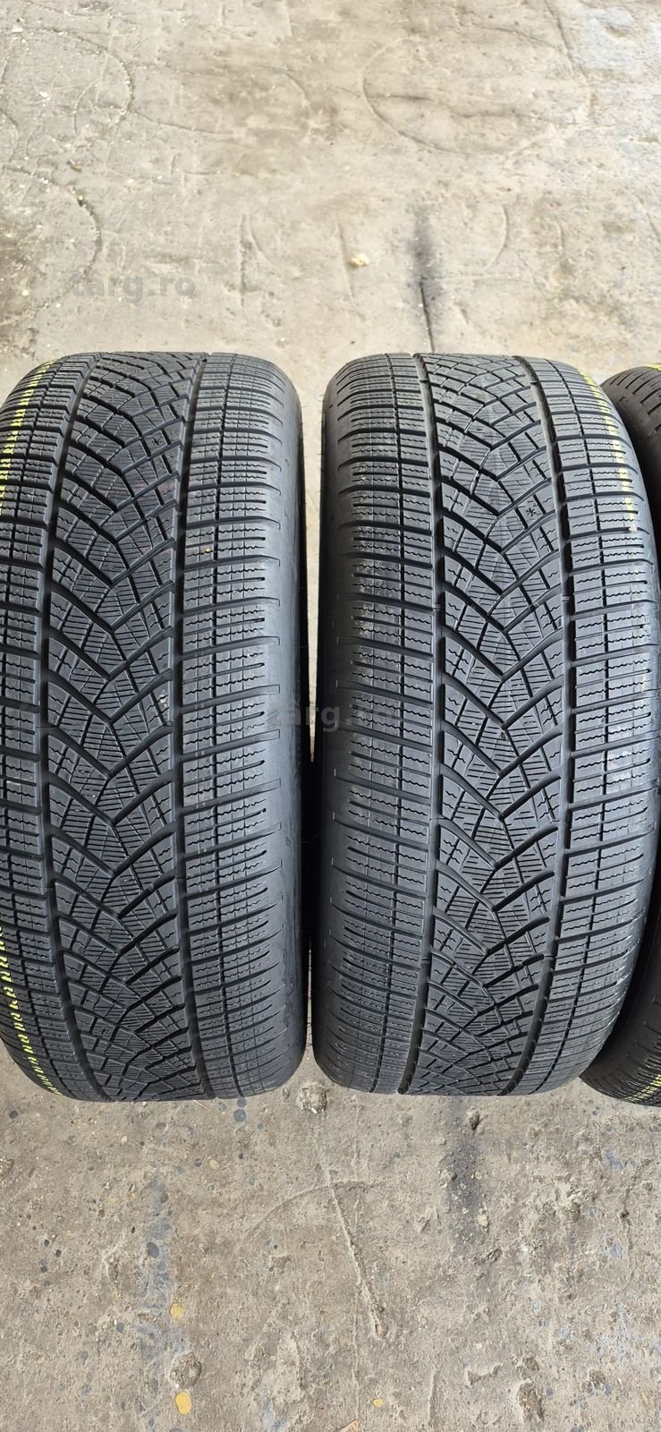 4 anvelope iarna Goodyear 255/50/21.Pretul este pe bucata 2