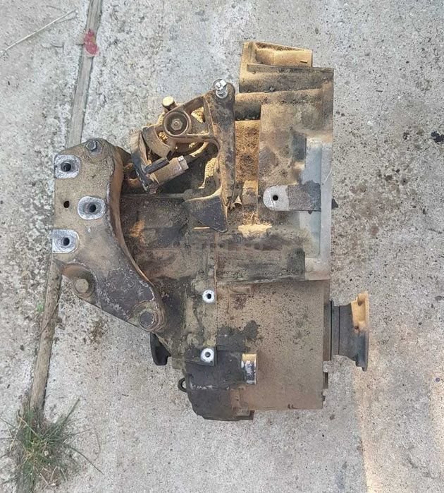 Cutie viteze manuala HDV NFU VW Passat B6 B7 Etrier Fuzeta planetara Discuri Alternator VW Passat B6 B7 2.0Tdi