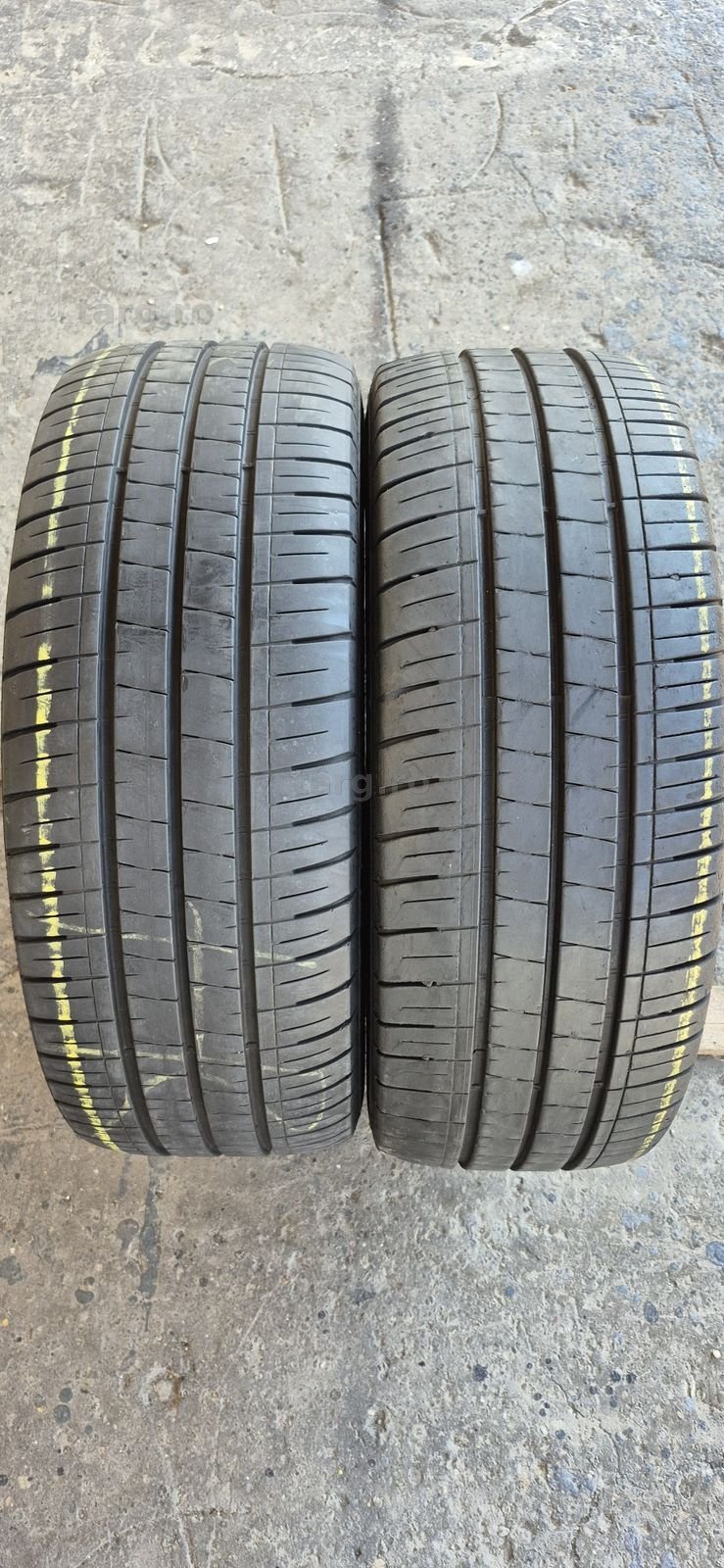 2 anvelope vara Vredestein 225/55/17C,dot 2023.Pretul este pe bucata.