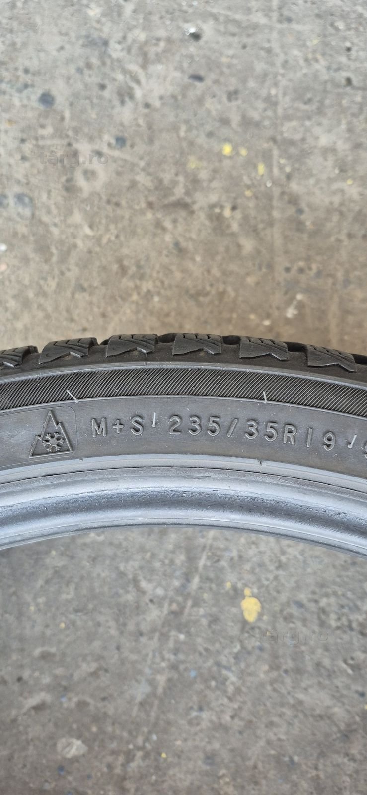 4 anvelope iarna Nokian 235/35/19.Pretul este pe bucata. 7