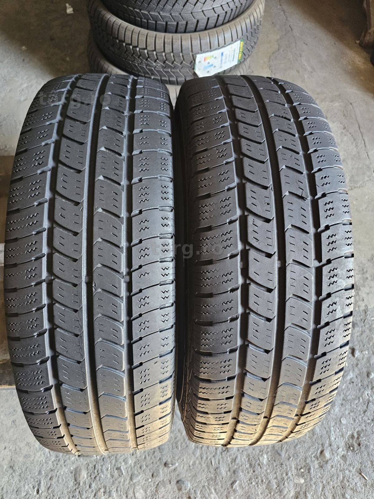 2 anvelope iarna 225 75 16C Continental 6mm