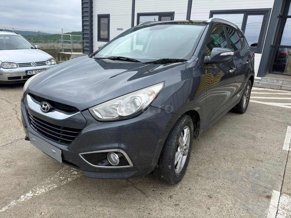 Dezmembrez Hyundai IX35 2010 negru 1.7 crdi D4FD cutie manuala