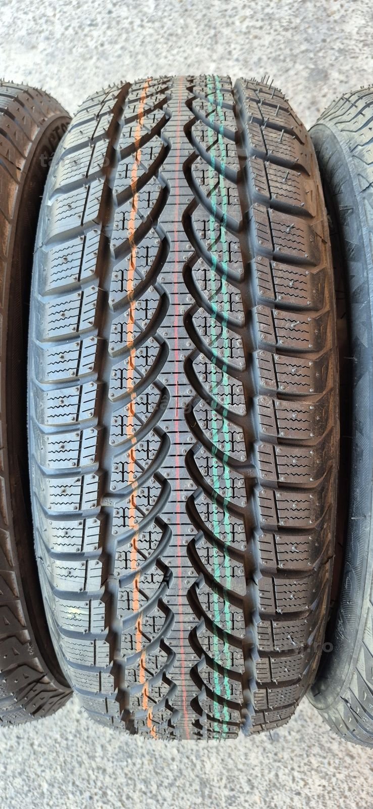 4 anvelope iarna noi Bridgestone 195/60/16C.Pretul este pe bucata. 3