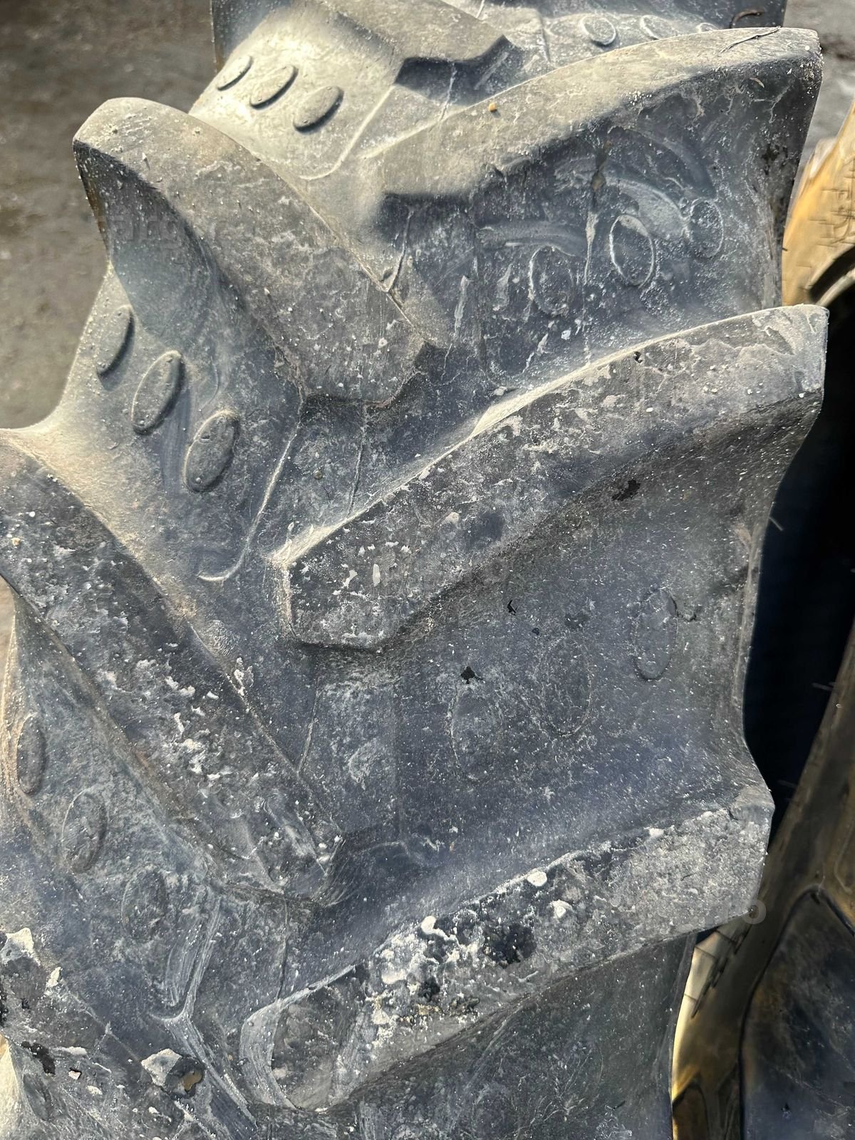 Anvelope sh 320/70 R24 5